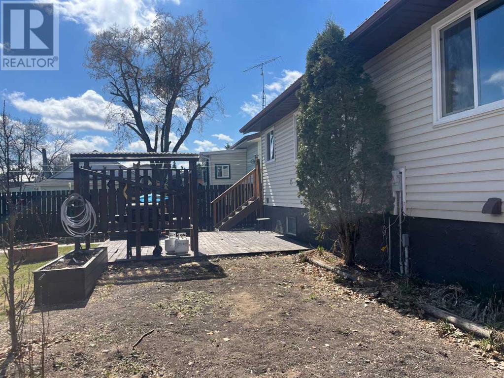 134 4 Street E, St. Walburg, Saskatchewan  S0M 2T0 - Photo 4 - A2218116
