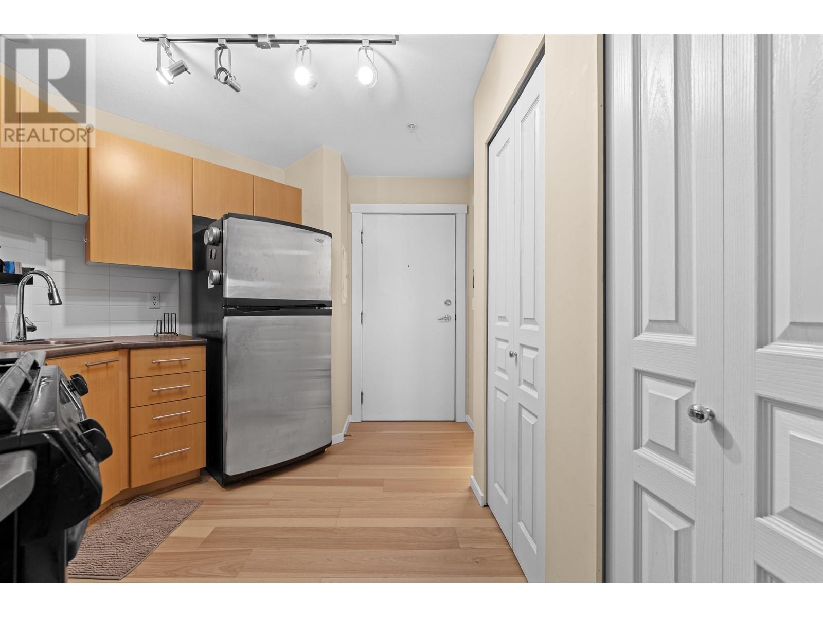 319 9339 University Crescent, Burnaby, British Columbia  V5A 4Y1 - Photo 5 - R2998643