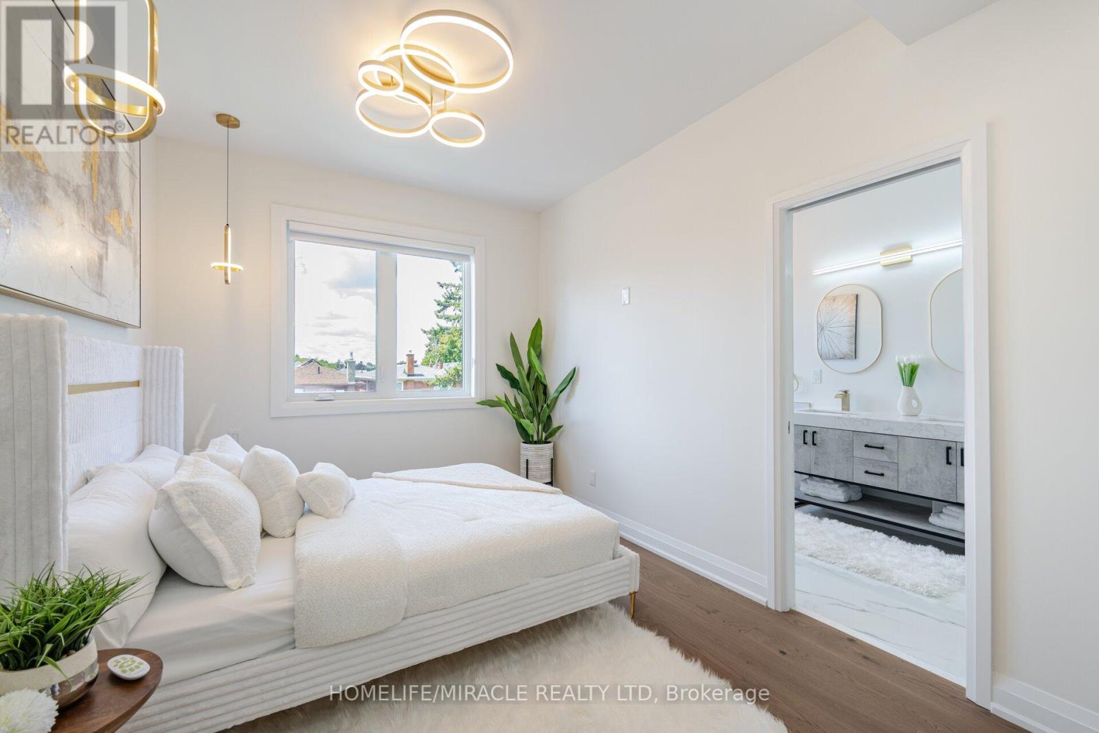 388 Oakwood Avenue, Toronto, Ontario  M6E 2W3 - Photo 24 - C12126236