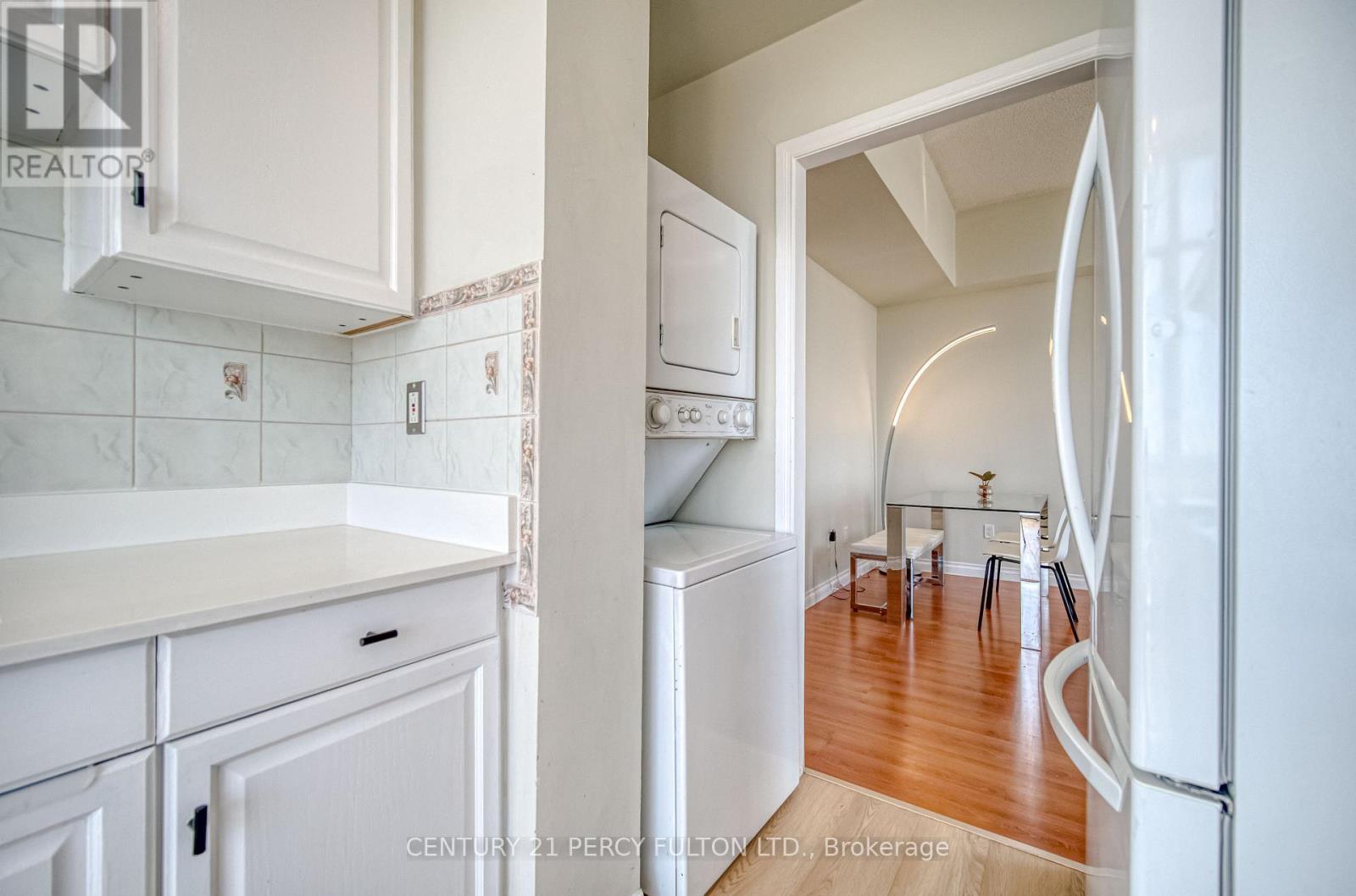 2009 R3 - 3077 Weston Road, Toronto, Ontario  M9M 3A1 - Photo 28 - W12125255
