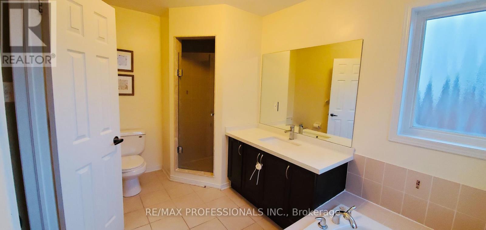 28 Laramie Crescent, Vaughan (Patterson), Ontario  L6A 0P8 - Photo 13 - N12126240