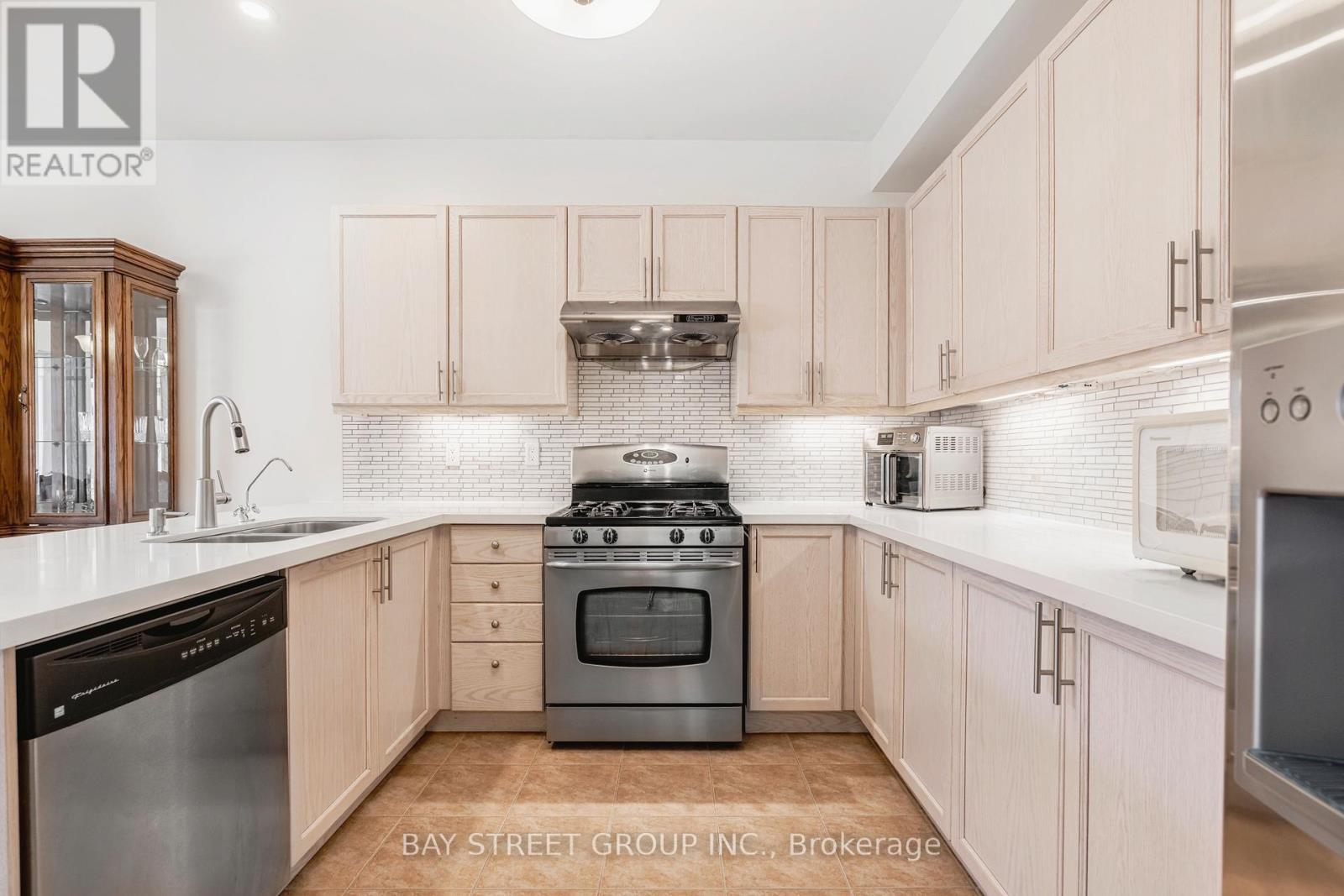 27 Primont Drive, Richmond Hill, Ontario  L4S 2V5 - Photo 10 - N12126019