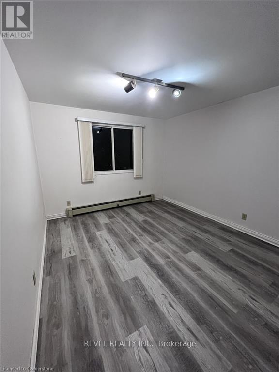 171 Stone Church Road E, Hamilton, Ontario  L9B 1A8 - Photo 7 - X12126234