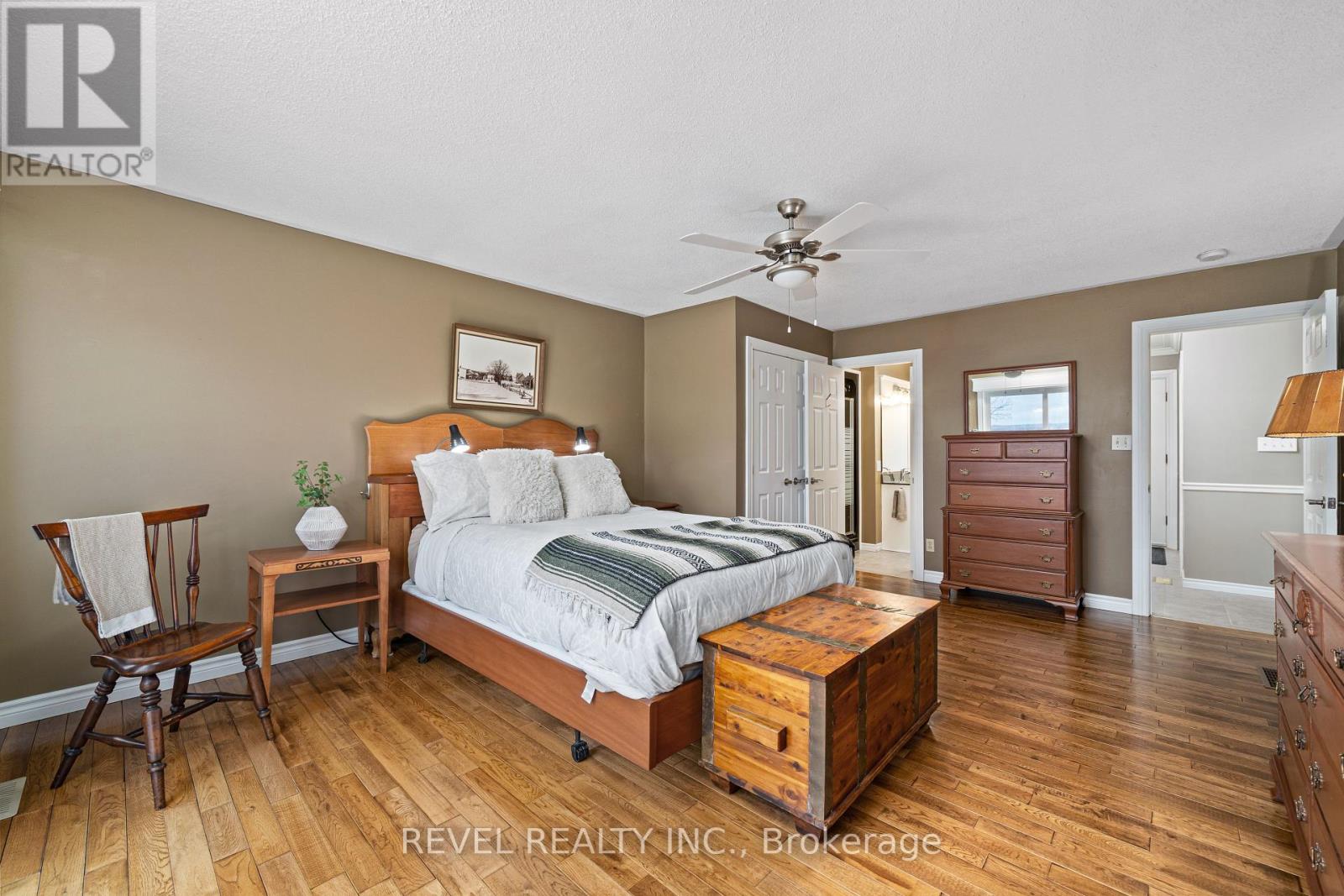 1708 North Big Island Road N, Prince Edward County, Ontario  K0K 1W0 - Photo 16 - X12126239