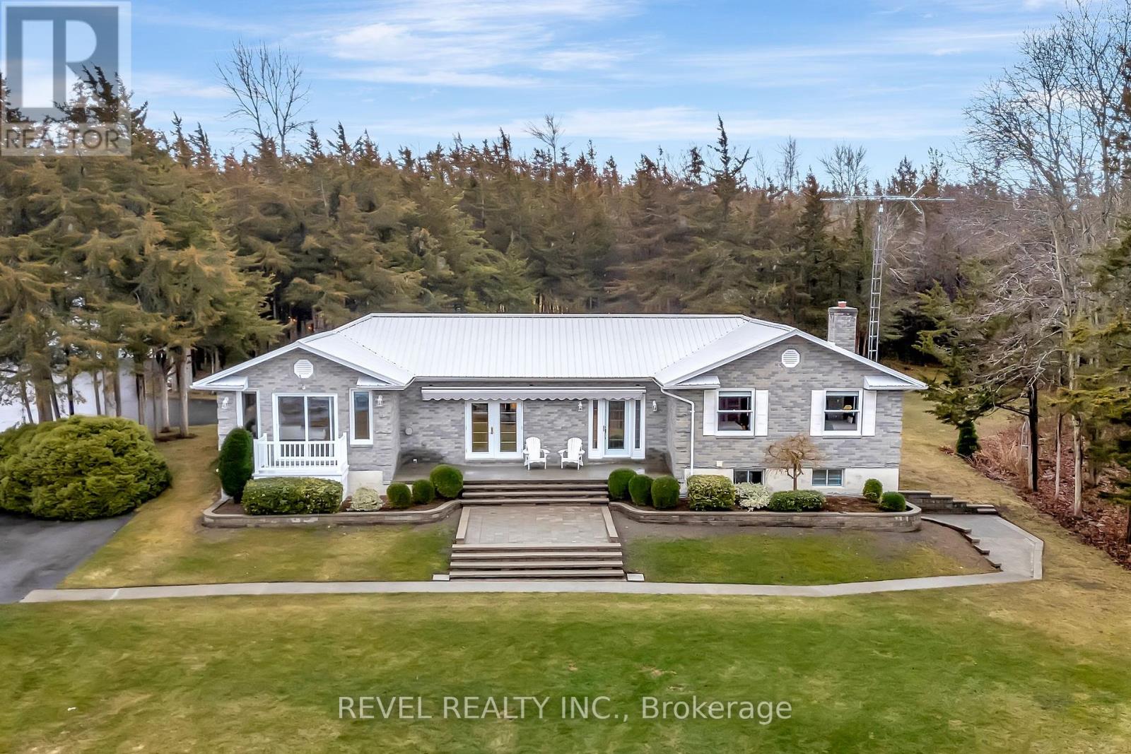 1708 North Big Island Road N, Prince Edward County, Ontario  K0K 1W0 - Photo 2 - X12126239