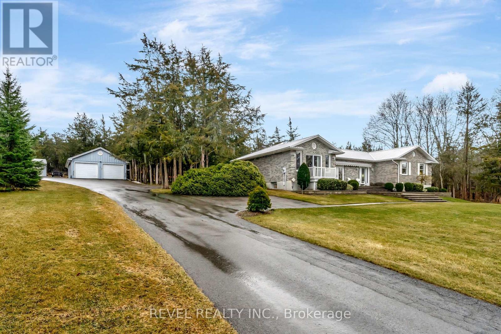 1708 North Big Island Road N, Prince Edward County, Ontario  K0K 1W0 - Photo 3 - X12126239