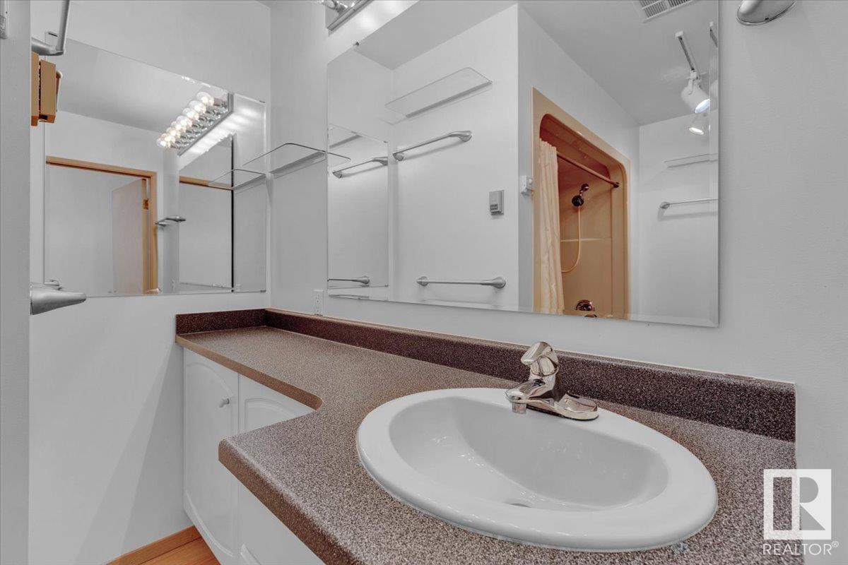 9324 75 Av Nw Nw, Edmonton, Alberta  T6E 1H2 - Photo 33 - E4434630