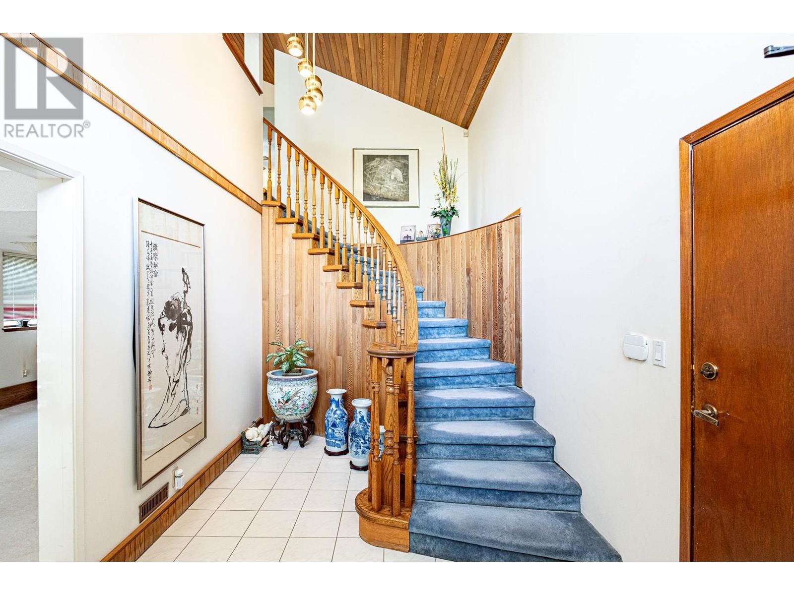 Property at 2117 KNIGHTSWOOD PLACE image 2