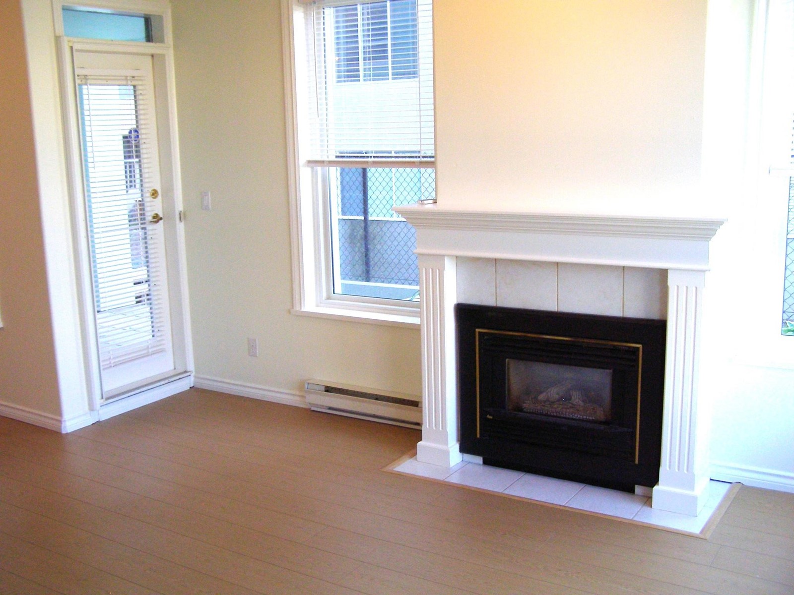 106 45775 SPADINA AVENUE|Chilliwack Downtown, Chilliwack real estate listing R2979570 for sale