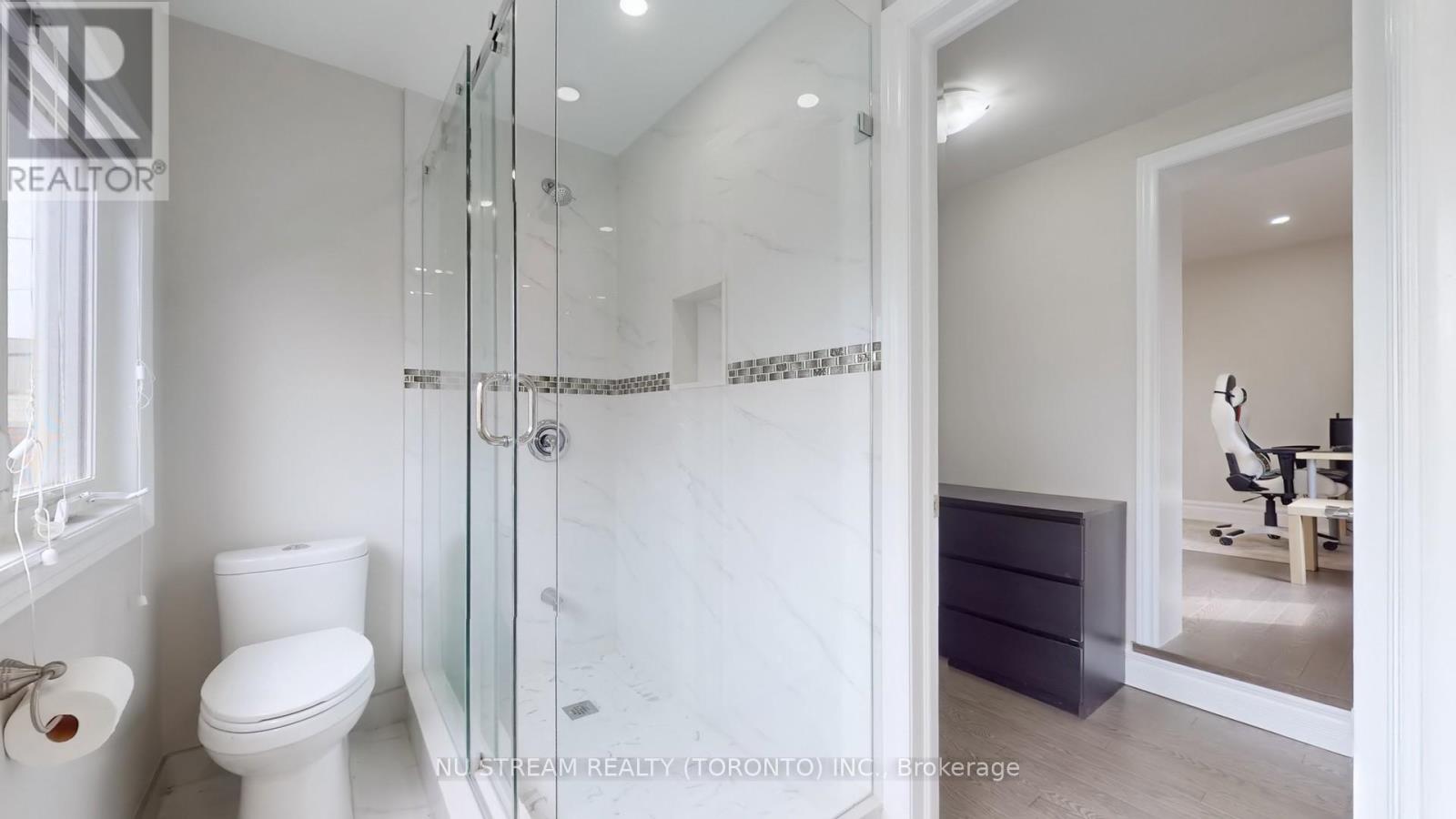 1040 Ossington Avenue, Toronto, Ontario  M6G 3V6 - Photo 16 - W12109360