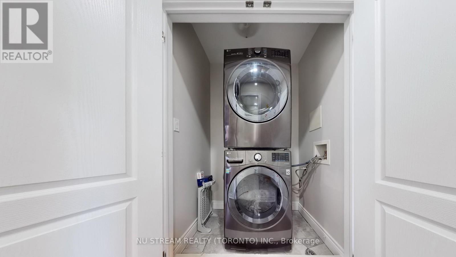 1040 Ossington Avenue, Toronto, Ontario  M6G 3V6 - Photo 24 - W12109360