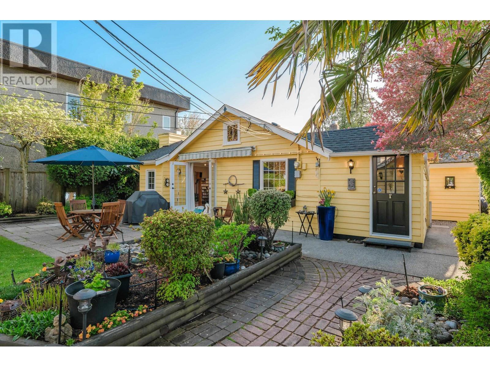 Property at 165 66A STREET image 2