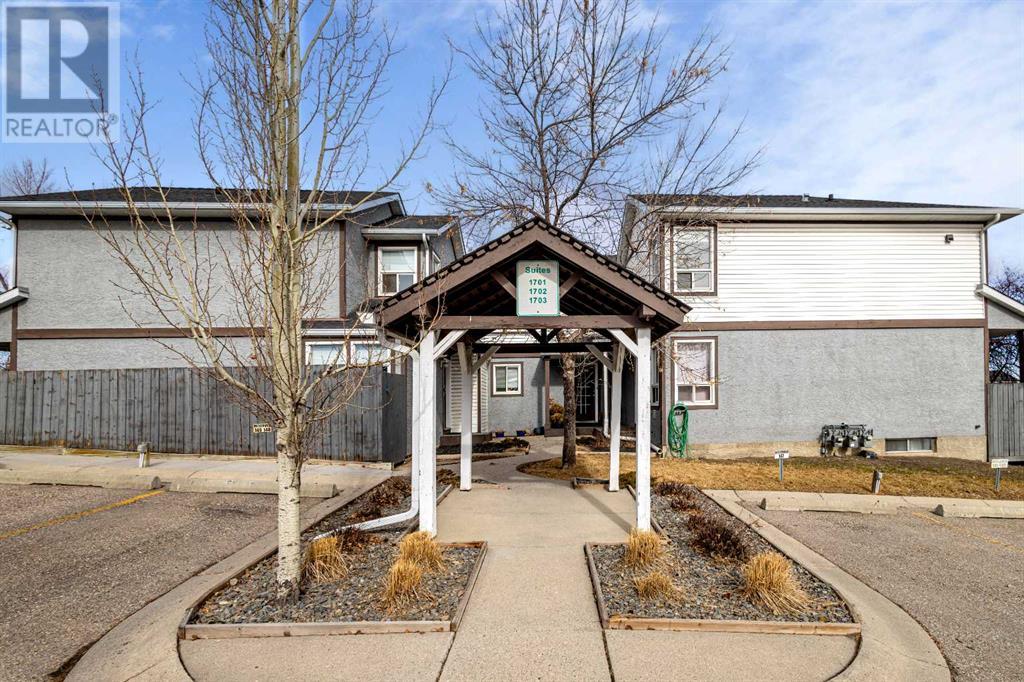 Property at 1701 Signal Hill Green SW image 1