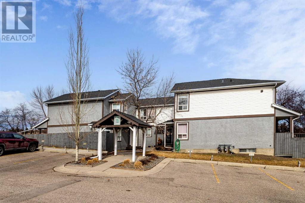 1701 Signal Hill Green Sw, Calgary, Alberta  T3H 2Y4 - Photo 2 - A2210462