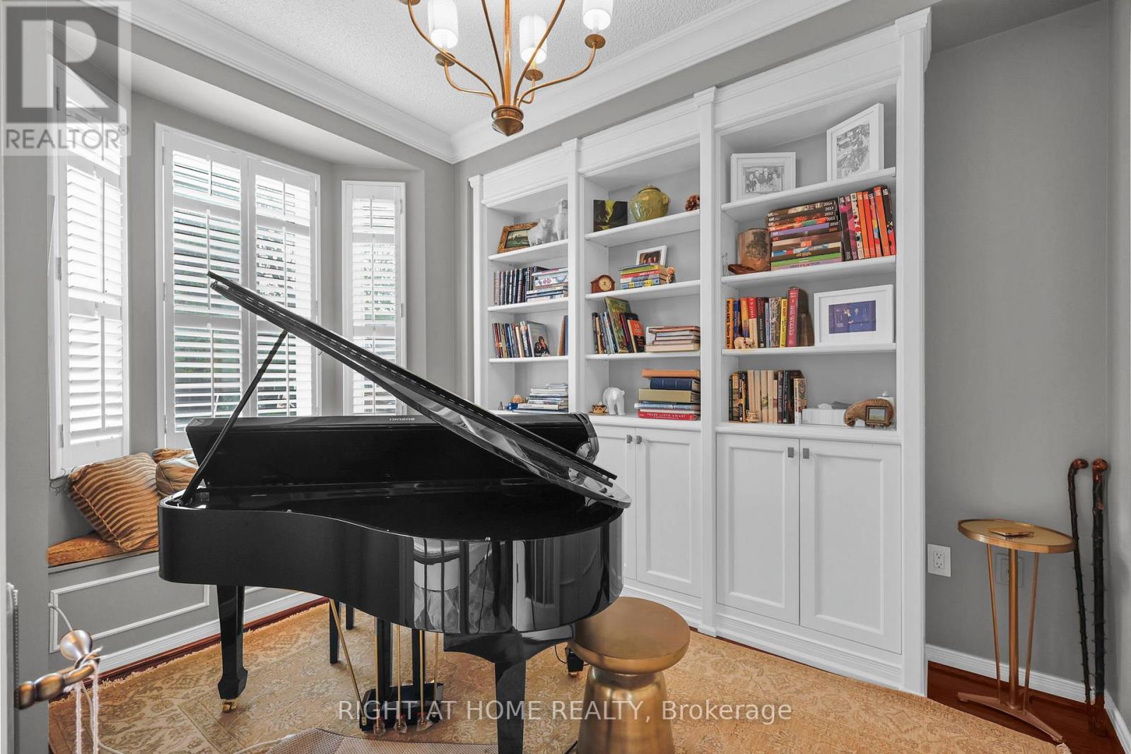 Property at 636 WELLINGTON STREET W image 3