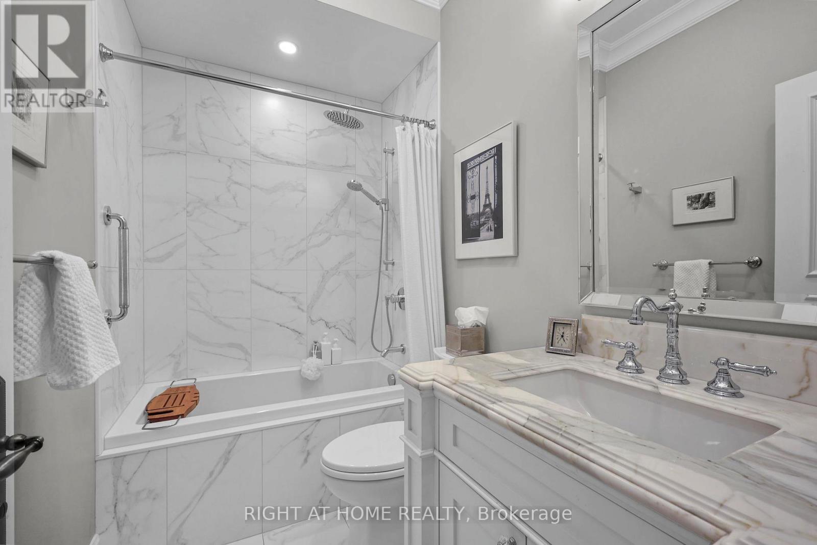 Property at 636 WELLINGTON STREET W image 5