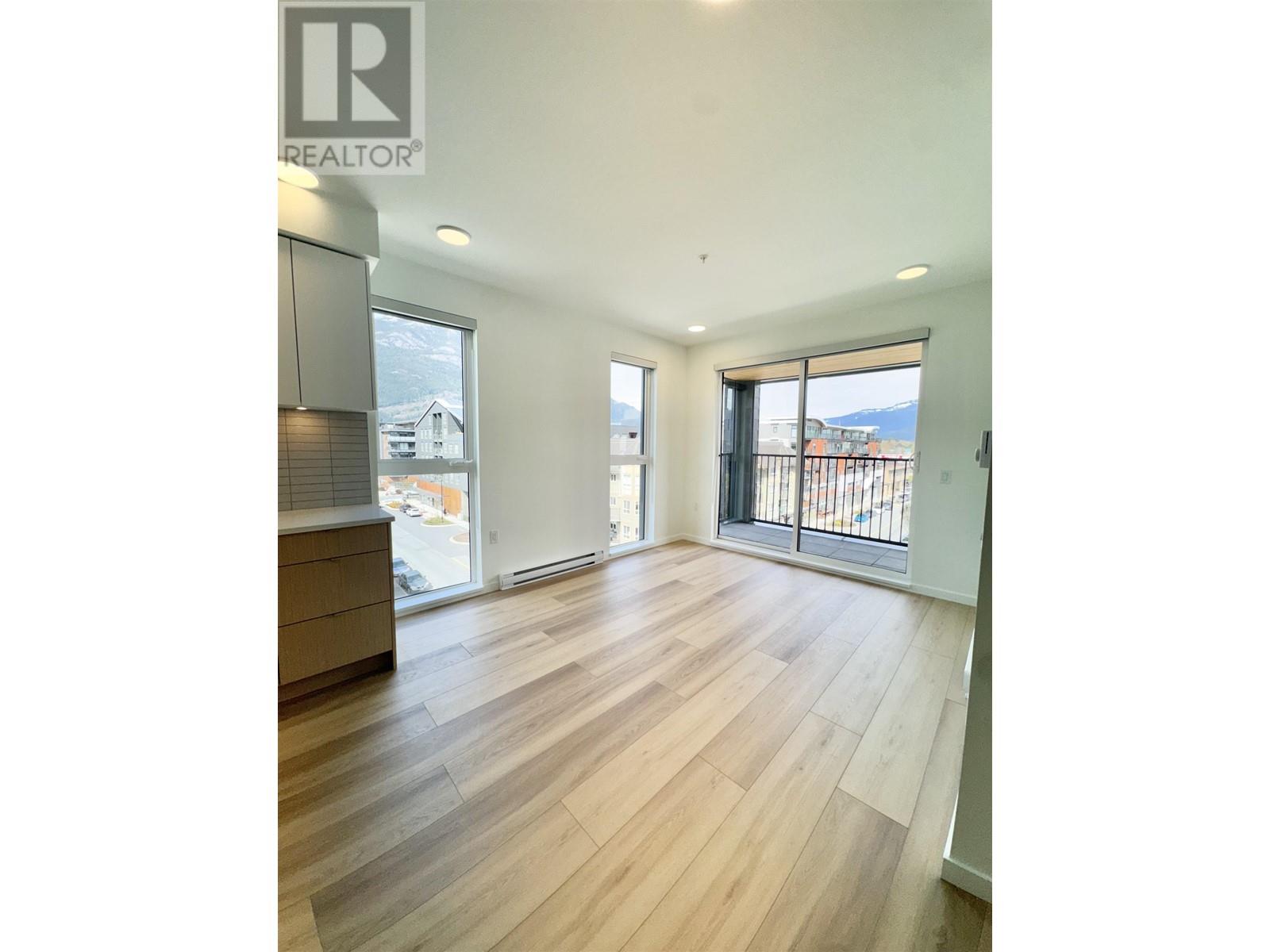 301 37994 Second Avenue, Squamish, British Columbia  V8B 0C3 - Photo 3 - R2998637