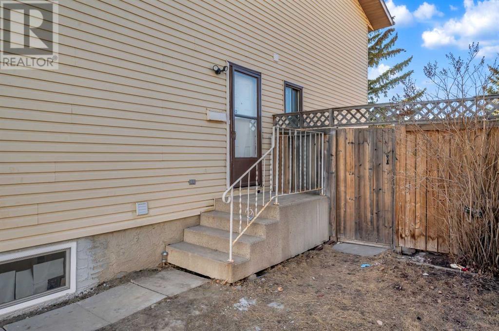Property at 59 Whitehaven Road NE image 5