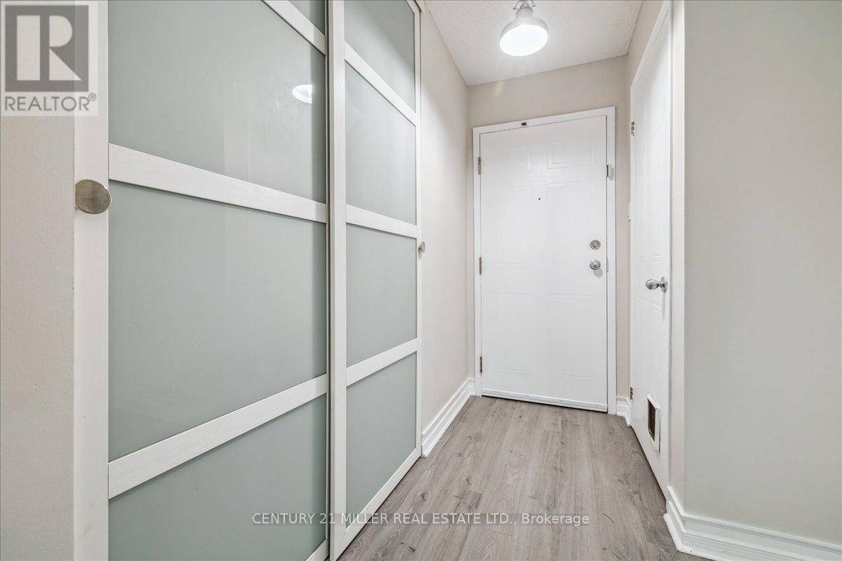 713 - 1510 Pilgrims Way W, Oakville, Ontario  L6M 3H1 - Photo 6 - W12126312