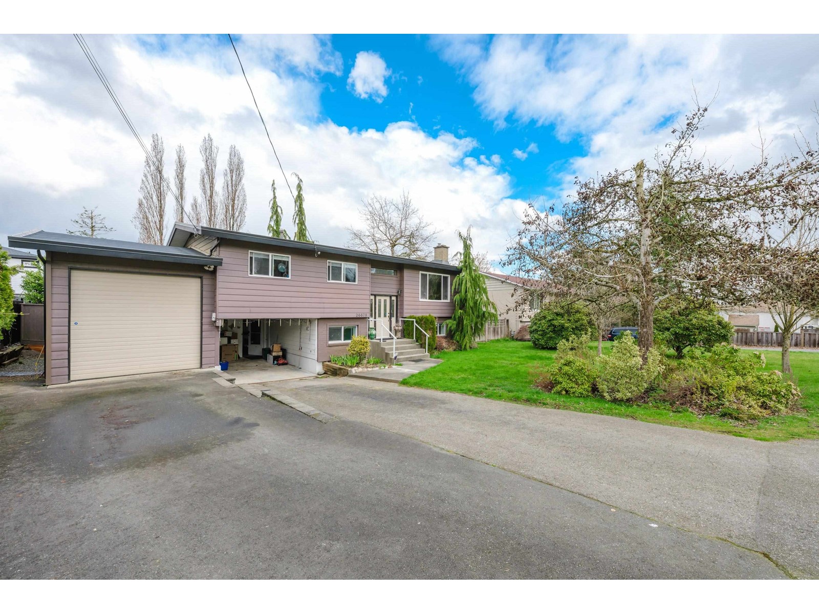 Property at 26679 30A AVENUE image 4