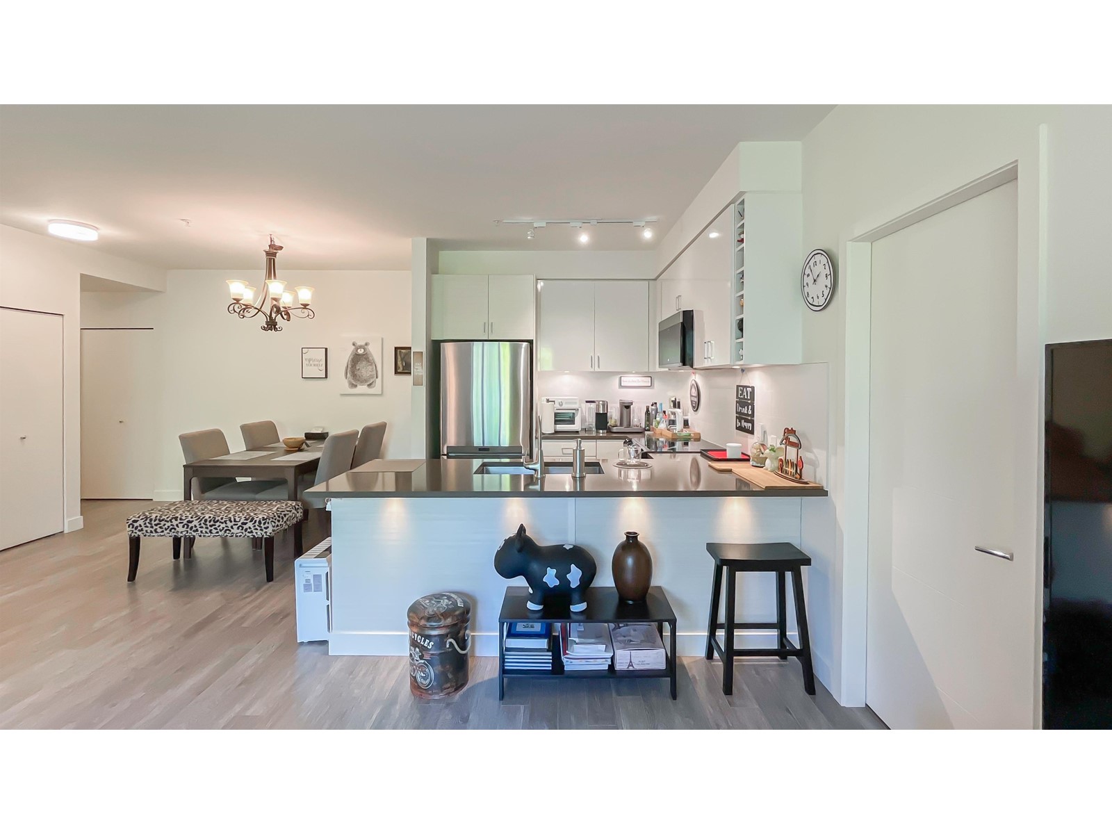 212 13919 Fraser Highway, Surrey, British Columbia  V3T 4E6 - Photo 10 - R2997651