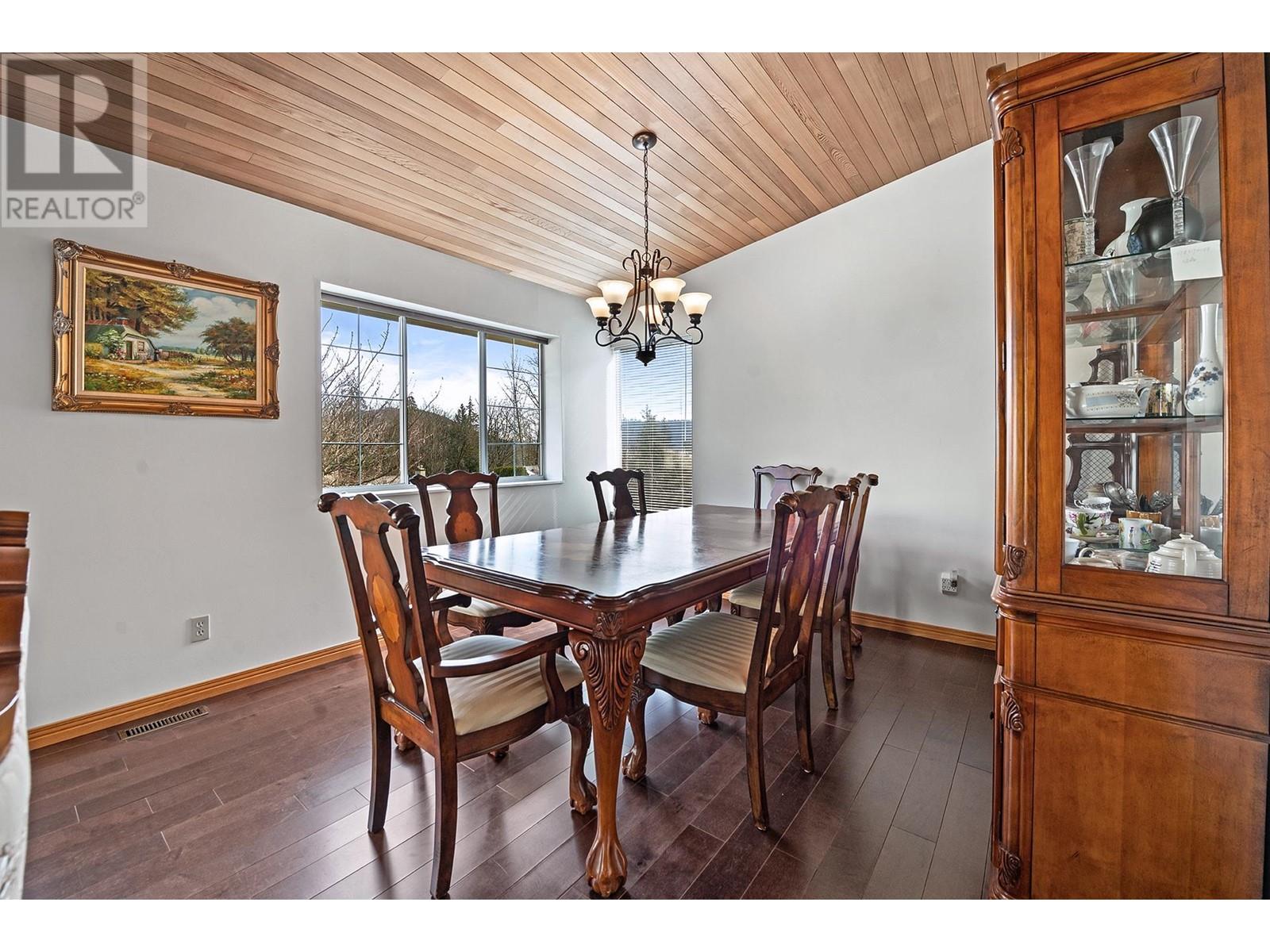 4130 Russell Court, North Vancouver, British Columbia  V7G 2C5 - Photo 6 - R2998588
