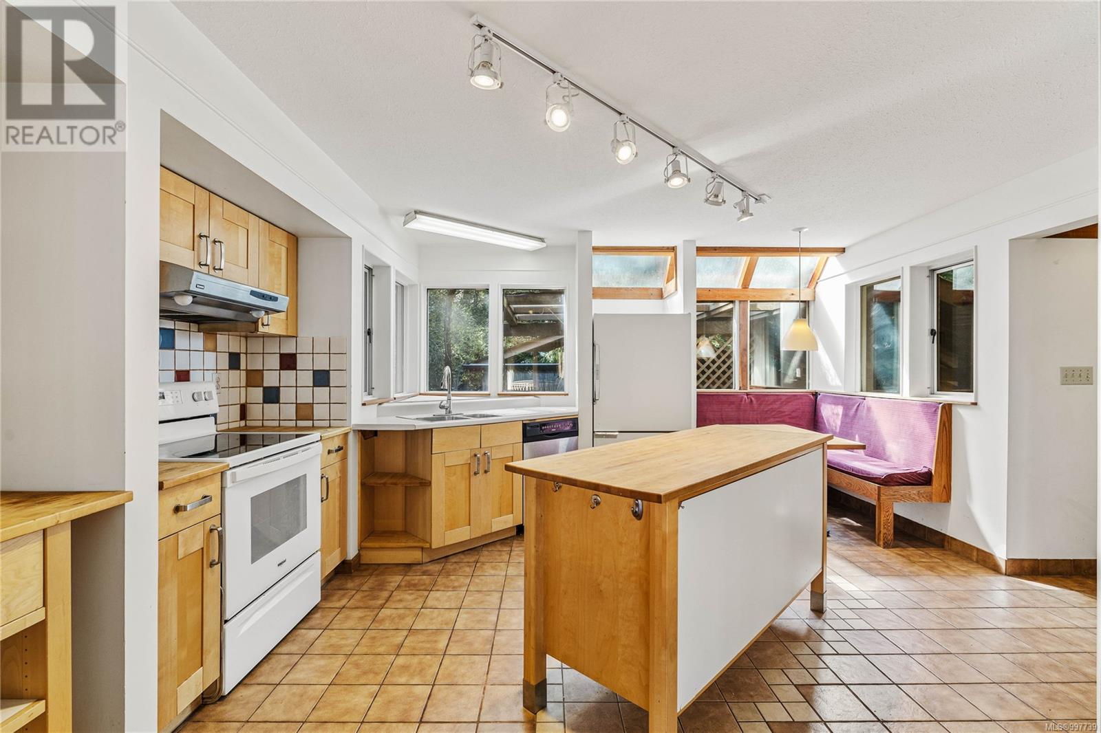 Property at 121 Carlin Ave image 2