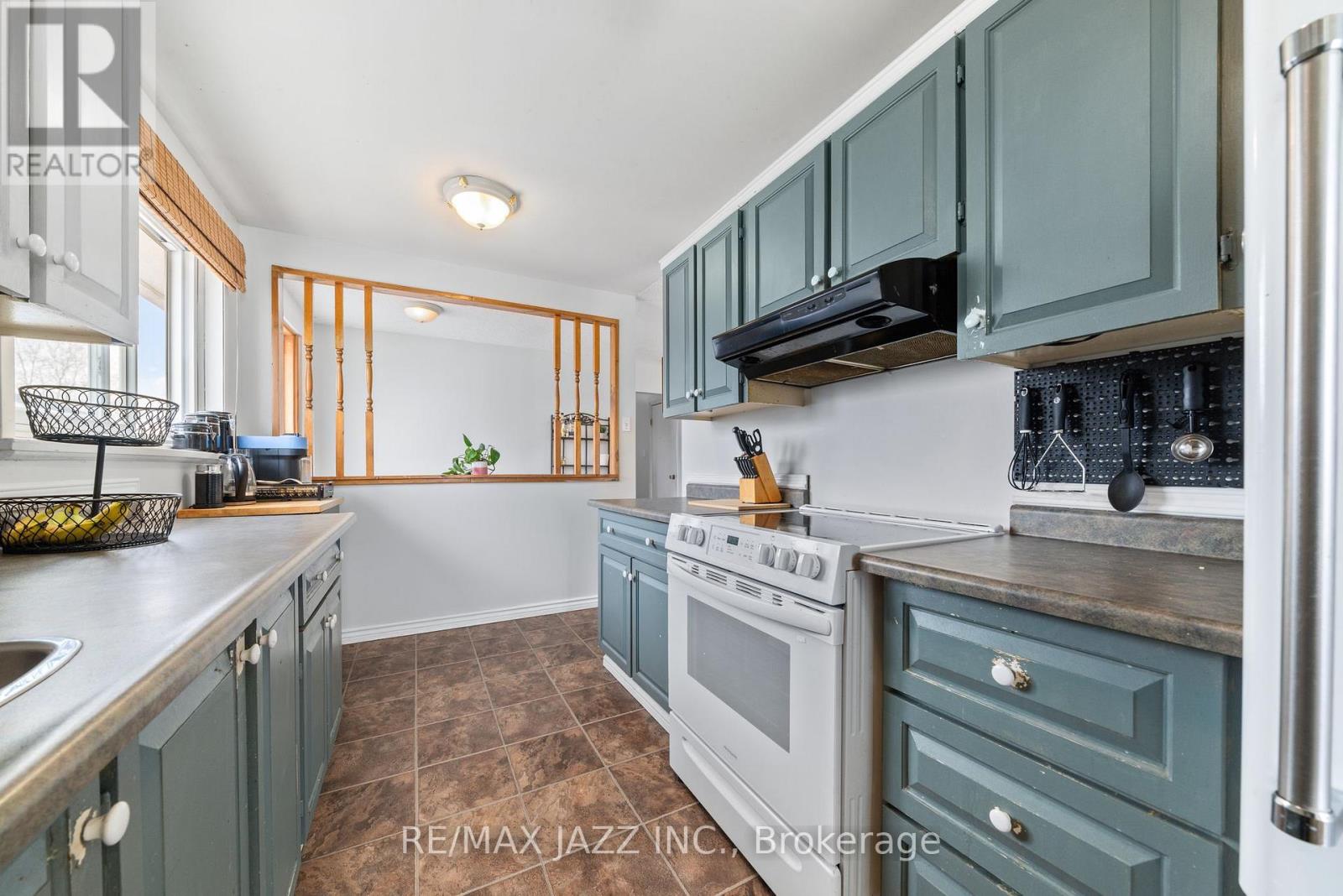 30 Mccabe Street, Quinte West, Ontario  K8V 2B8 - Photo 11 - X12126362