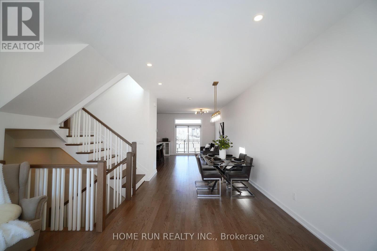1409 Hemlock Road, Ottawa, Ontario  K1K 5A2 - Photo 8 - X12126316