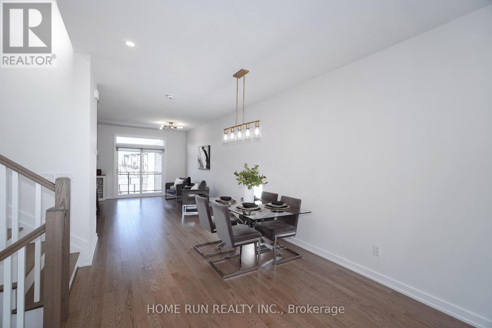 1409 Hemlock Road, Ottawa, Ontario  K1K 5A2 - Photo 9 - X12126316