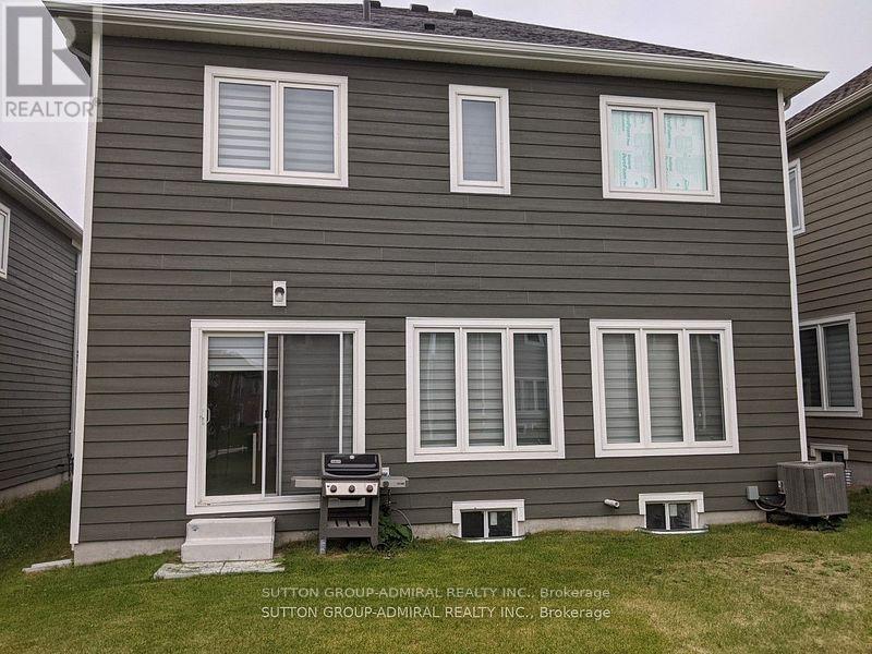 23 Hills Thistle Drive, Wasaga Beach, Ontario  L9Z 0J3 - Photo 5 - S12126317
