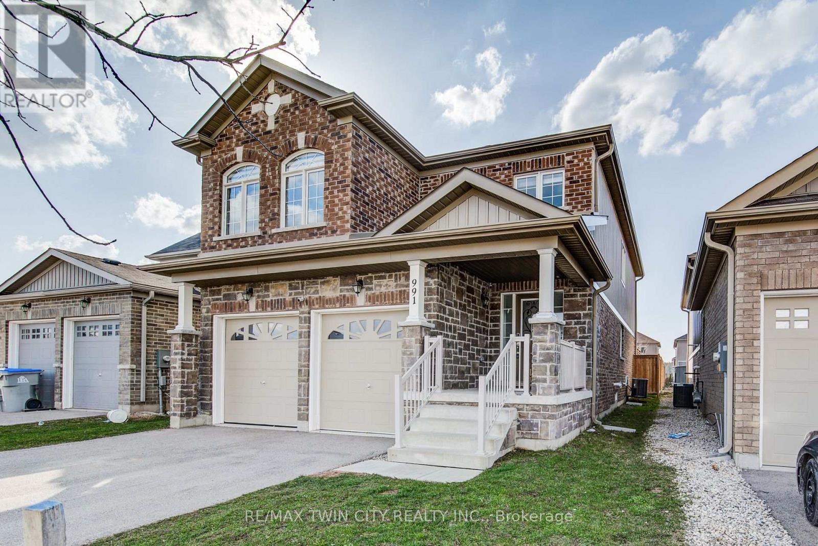 991 Hannah Avenue S, North Perth (Listowel), Ontario  N4W 0H6 - Photo 3 - X12086613