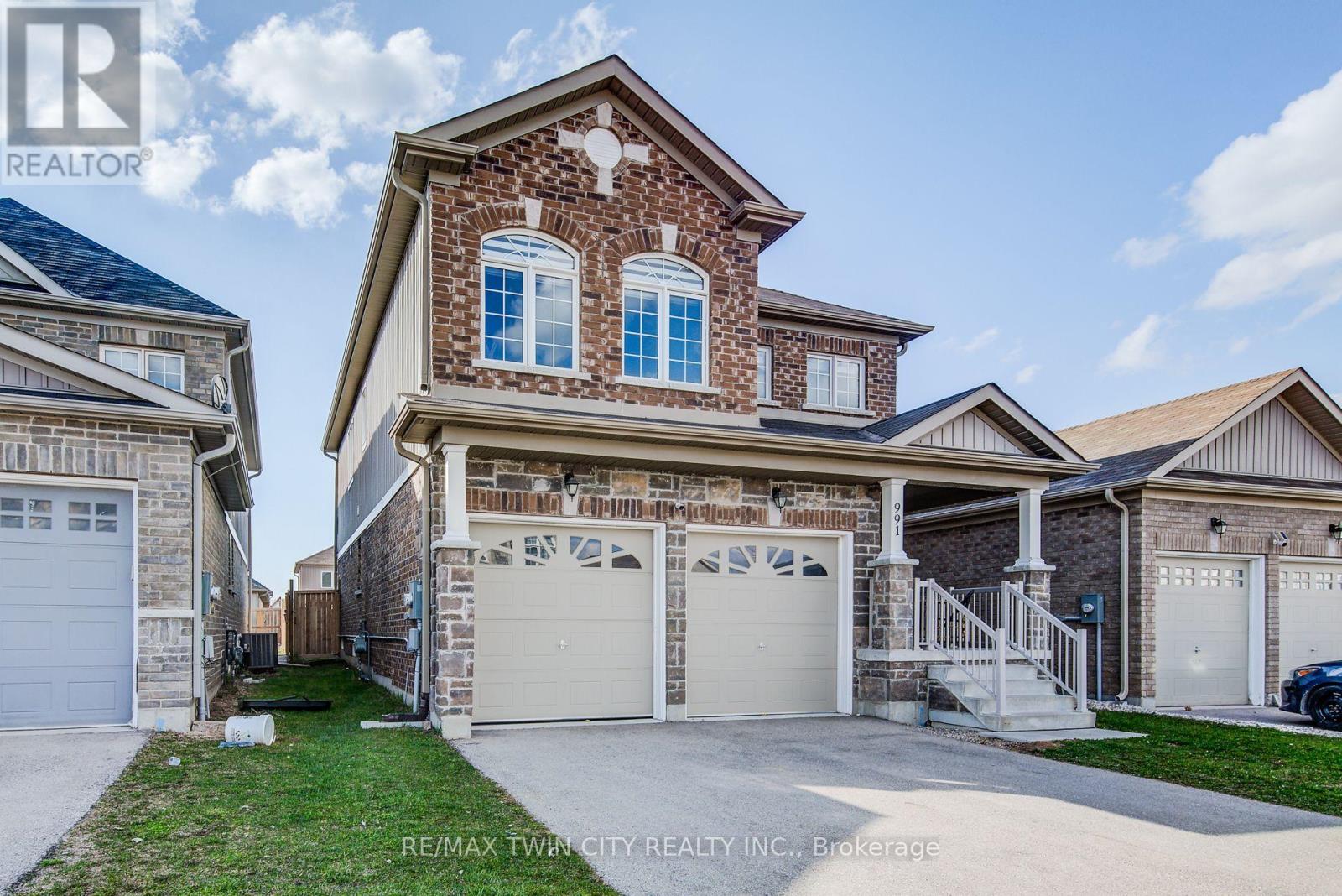 991 Hannah Avenue S, North Perth (Listowel), Ontario  N4W 0H6 - Photo 2 - X12086613
