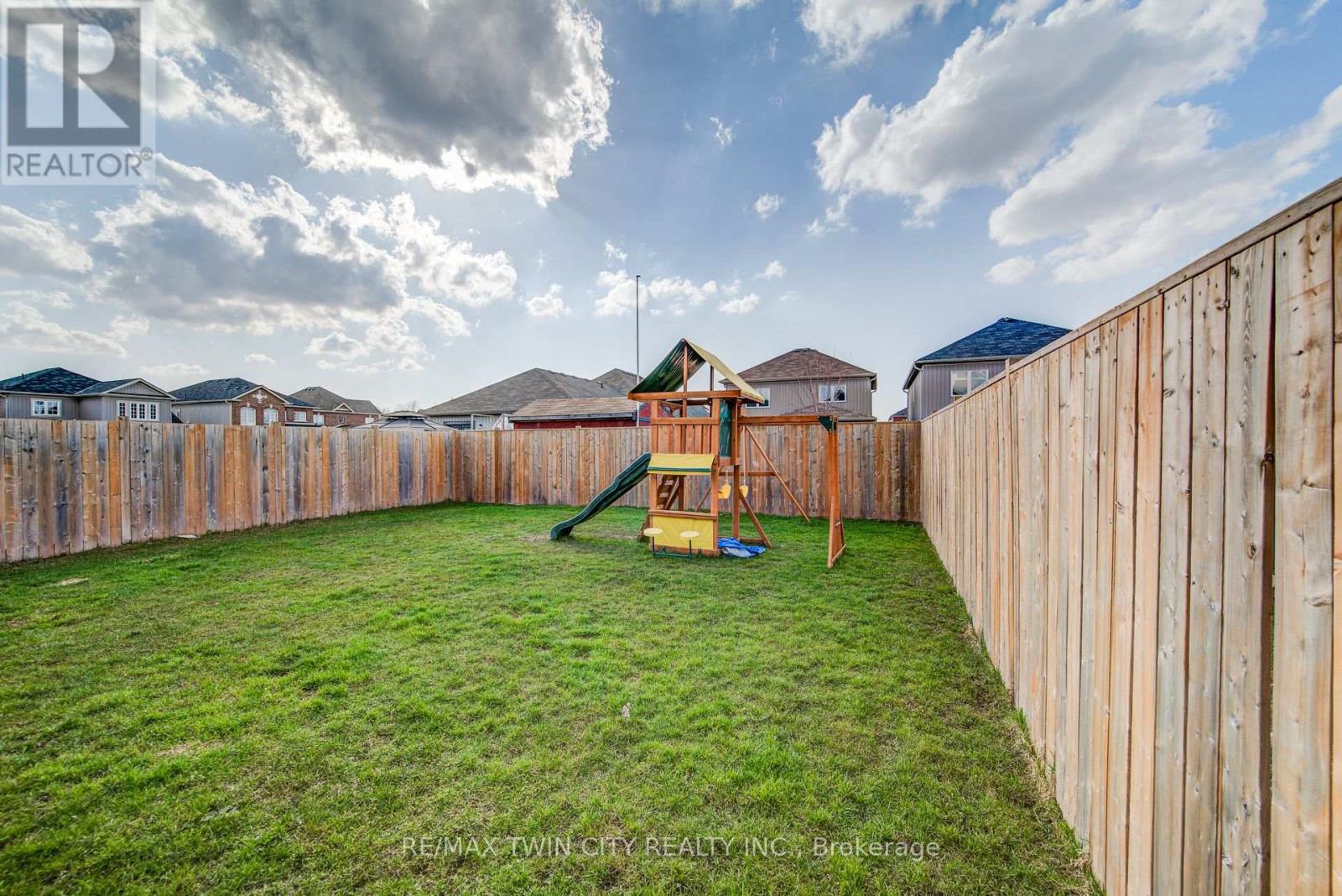 991 Hannah Avenue S, North Perth (Listowel), Ontario  N4W 0H6 - Photo 46 - X12086613