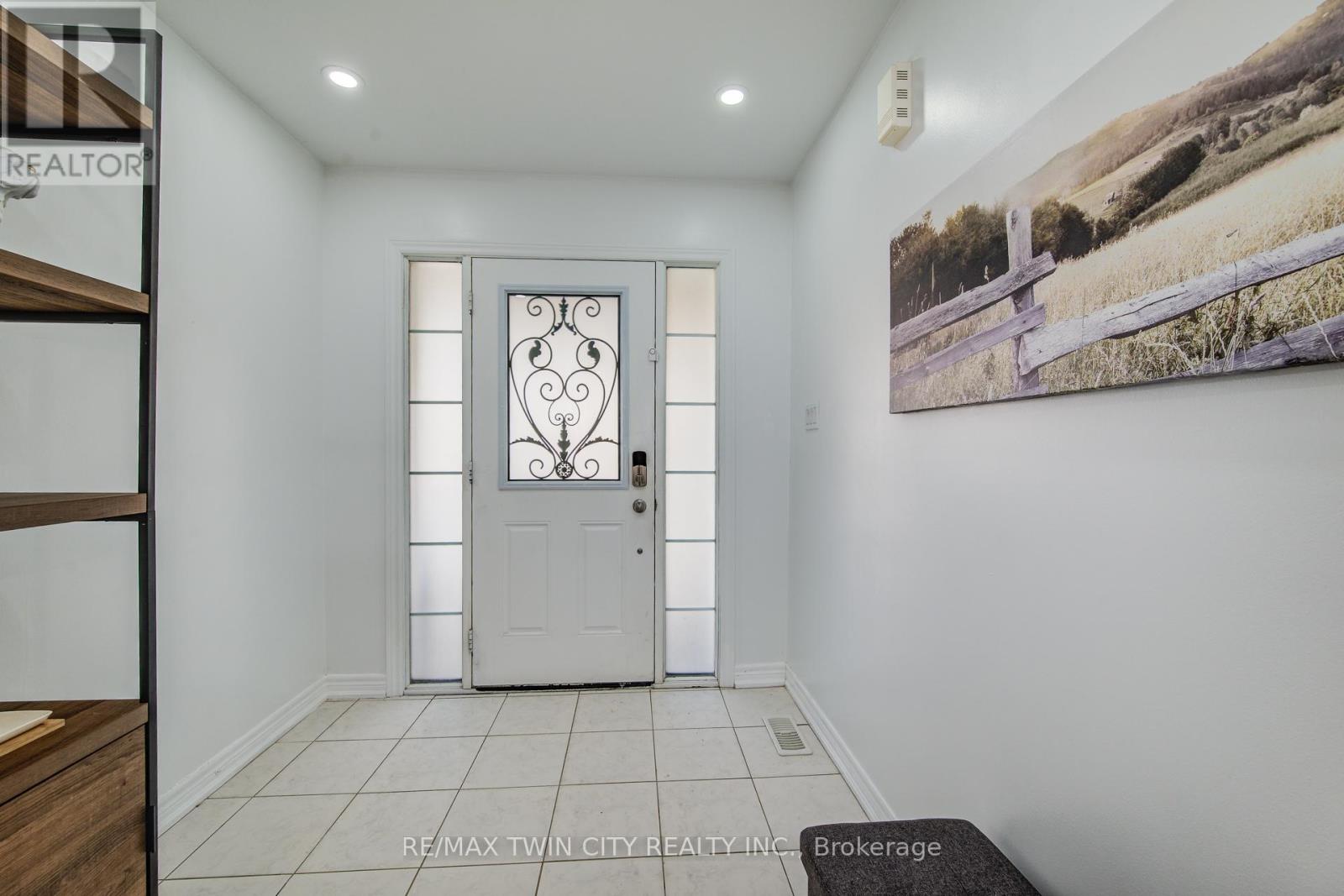 991 Hannah Avenue S, North Perth (Listowel), Ontario  N4W 0H6 - Photo 6 - X12086613