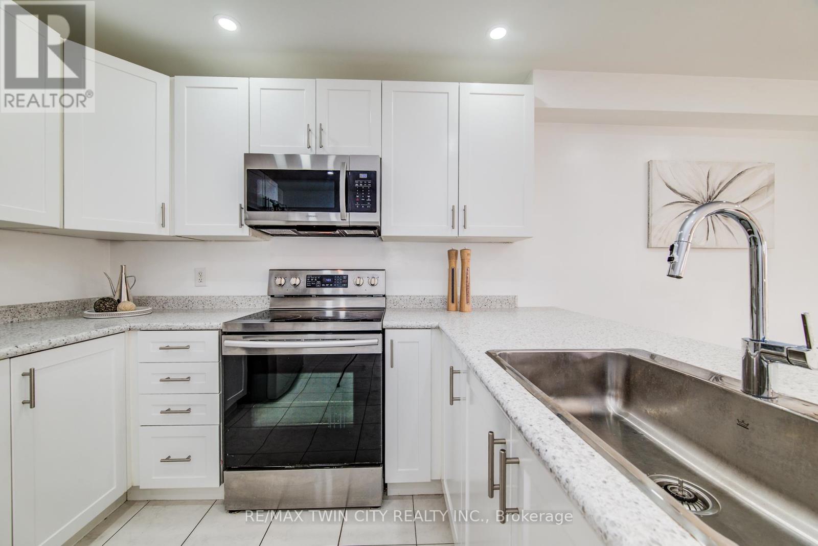 991 Hannah Avenue S, North Perth (Listowel), Ontario  N4W 0H6 - Photo 18 - X12086613