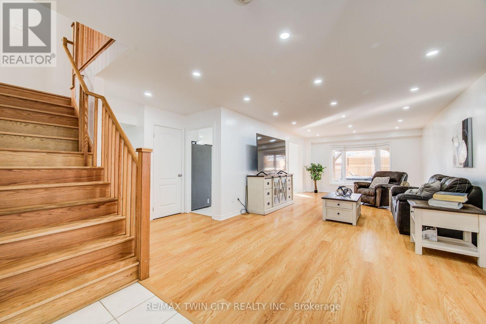 991 Hannah Avenue S, North Perth (Listowel), Ontario  N4W 0H6 - Photo 7 - X12086613