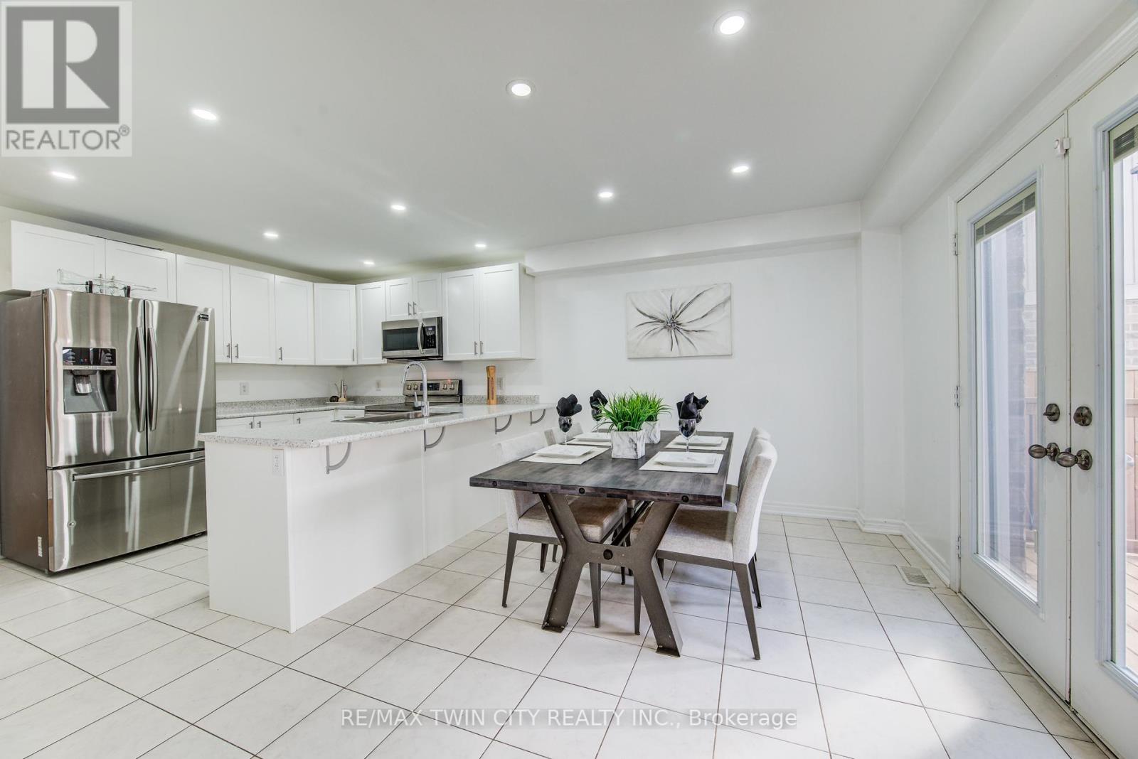 991 Hannah Avenue S, North Perth (Listowel), Ontario  N4W 0H6 - Photo 14 - X12086613