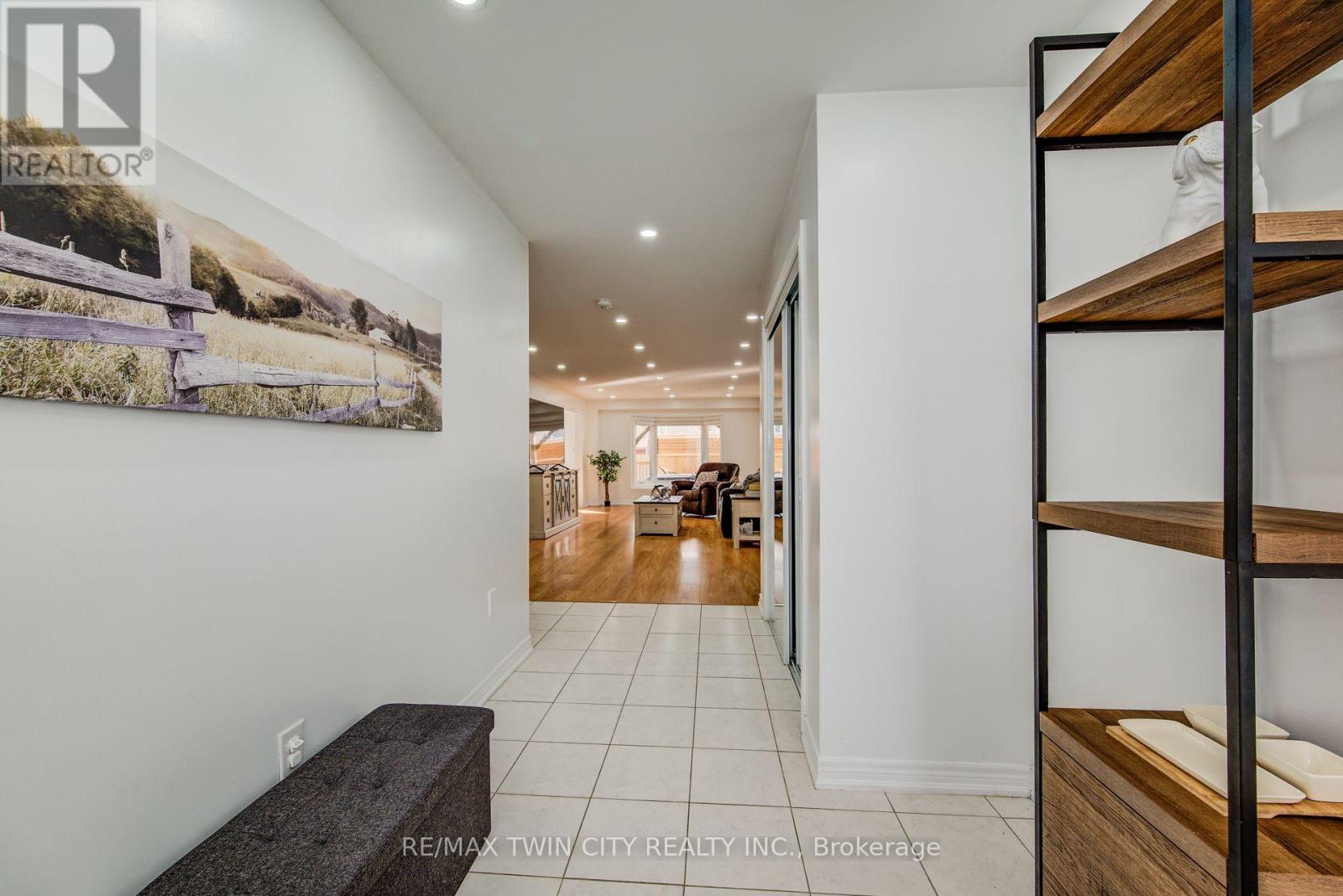 991 Hannah Avenue S, North Perth (Listowel), Ontario  N4W 0H6 - Photo 5 - X12086613