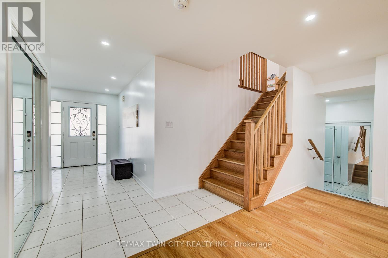991 Hannah Avenue S, North Perth (Listowel), Ontario  N4W 0H6 - Photo 8 - X12086613