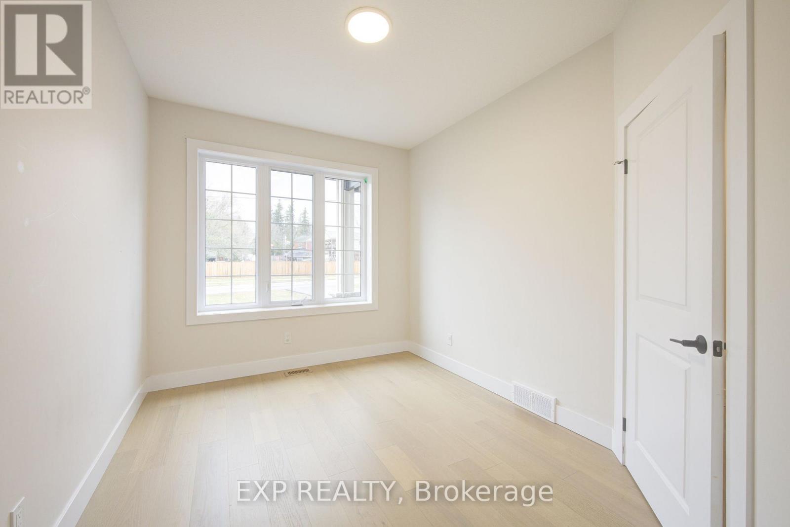 5.5 South Court Street W, Norwich, Ontario  N0J 1P0 - Photo 11 - X12126379