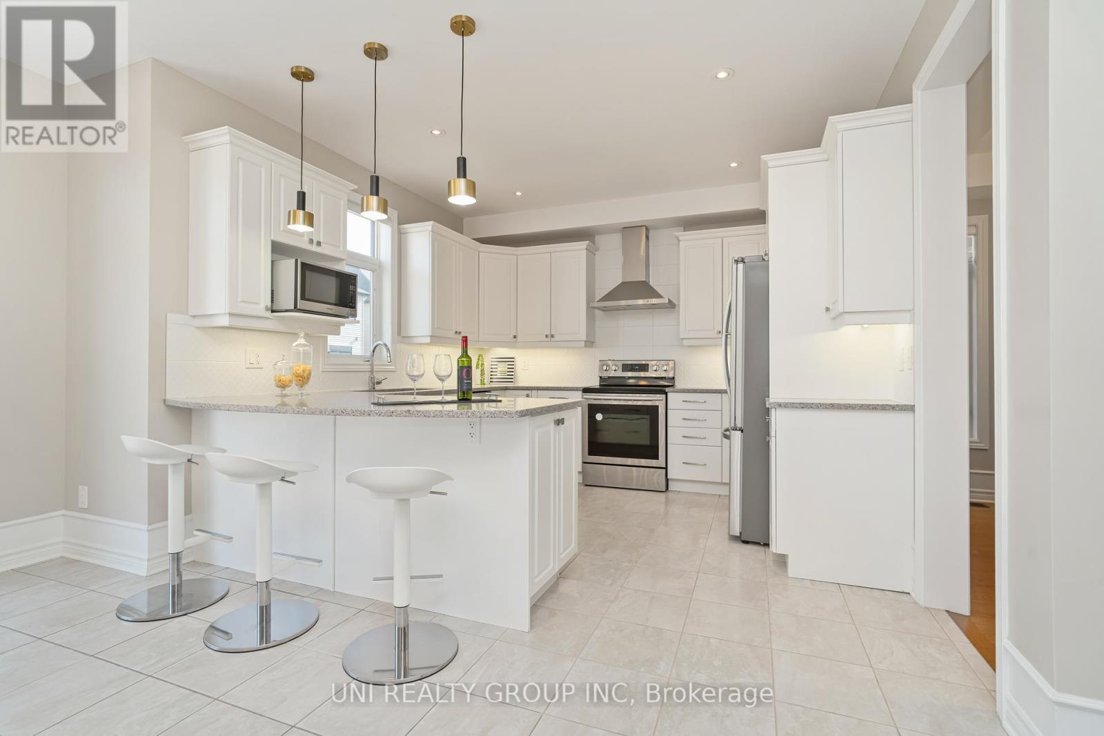 172 Cambie Road, Ottawa, Ontario  K1X 0A7 - Photo 12 - X12126374
