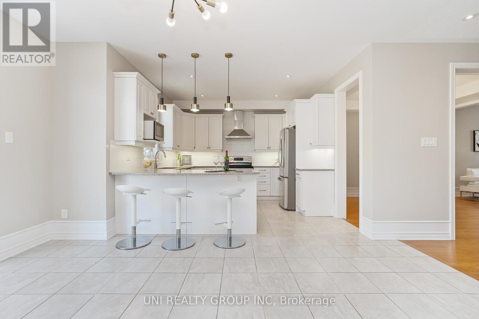 172 Cambie Road, Ottawa, Ontario  K1X 0A7 - Photo 13 - X12126374