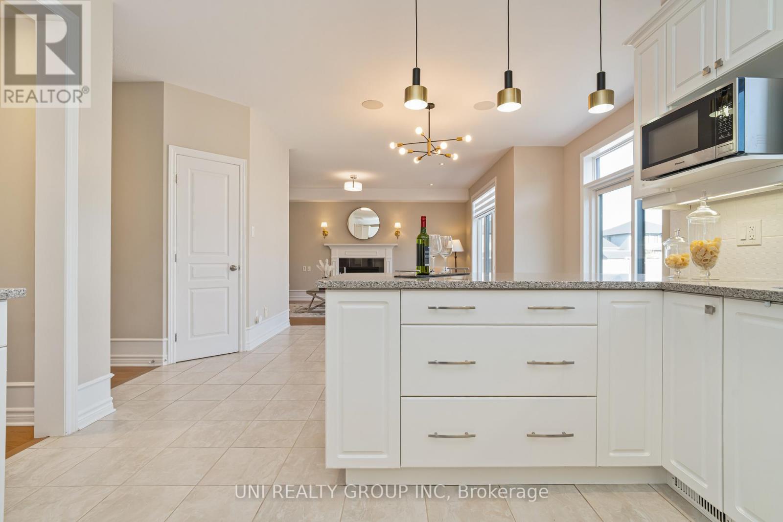 172 Cambie Road, Ottawa, Ontario  K1X 0A7 - Photo 15 - X12126374