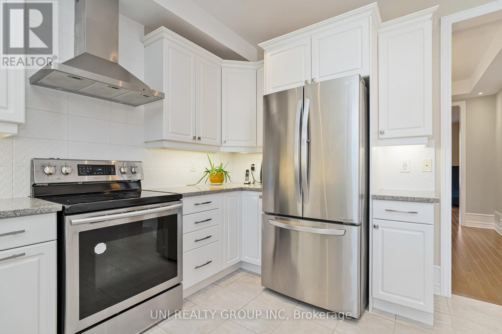 172 Cambie Road, Ottawa, Ontario  K1X 0A7 - Photo 16 - X12126374