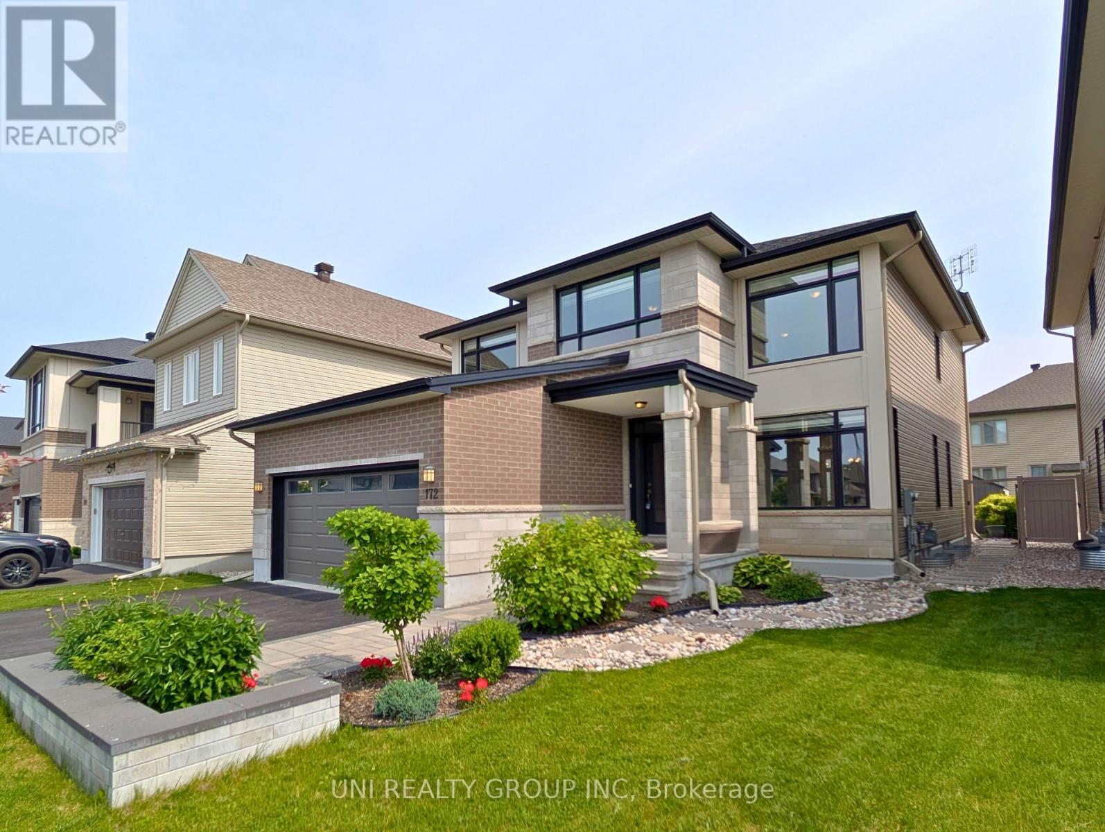 172 Cambie Road, Ottawa, Ontario  K1X 0A7 - Photo 3 - X12126374