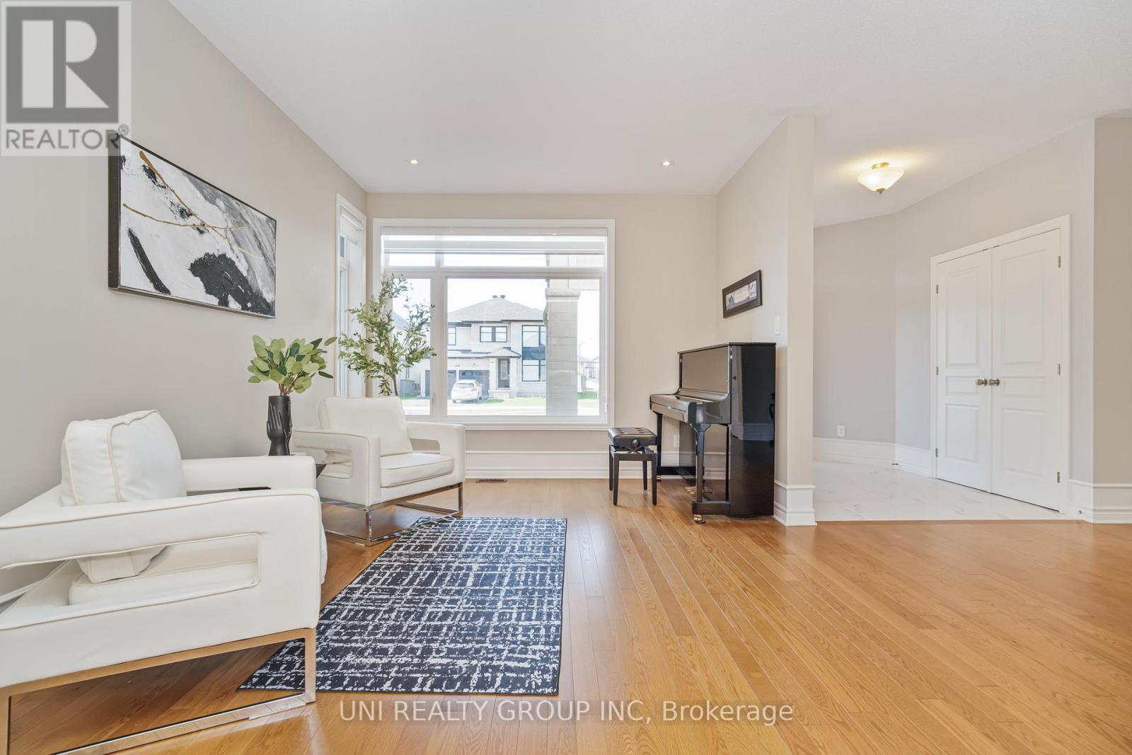 172 Cambie Road, Ottawa, Ontario  K1X 0A7 - Photo 9 - X12126374