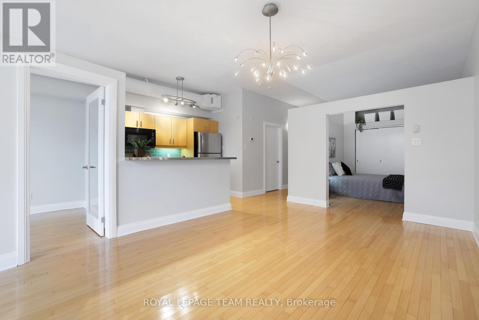 203 - 300 Powell Avenue, Ottawa, Ontario  K1S 5T3 - Photo 14 - X12126390