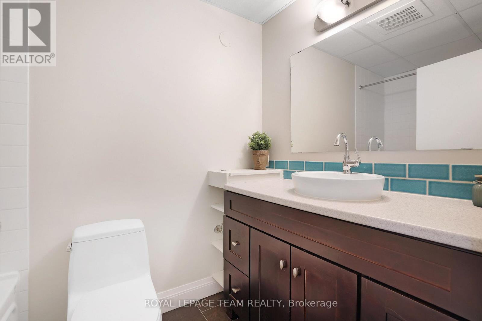 203 - 300 Powell Avenue, Ottawa, Ontario  K1S 5T3 - Photo 21 - X12126390