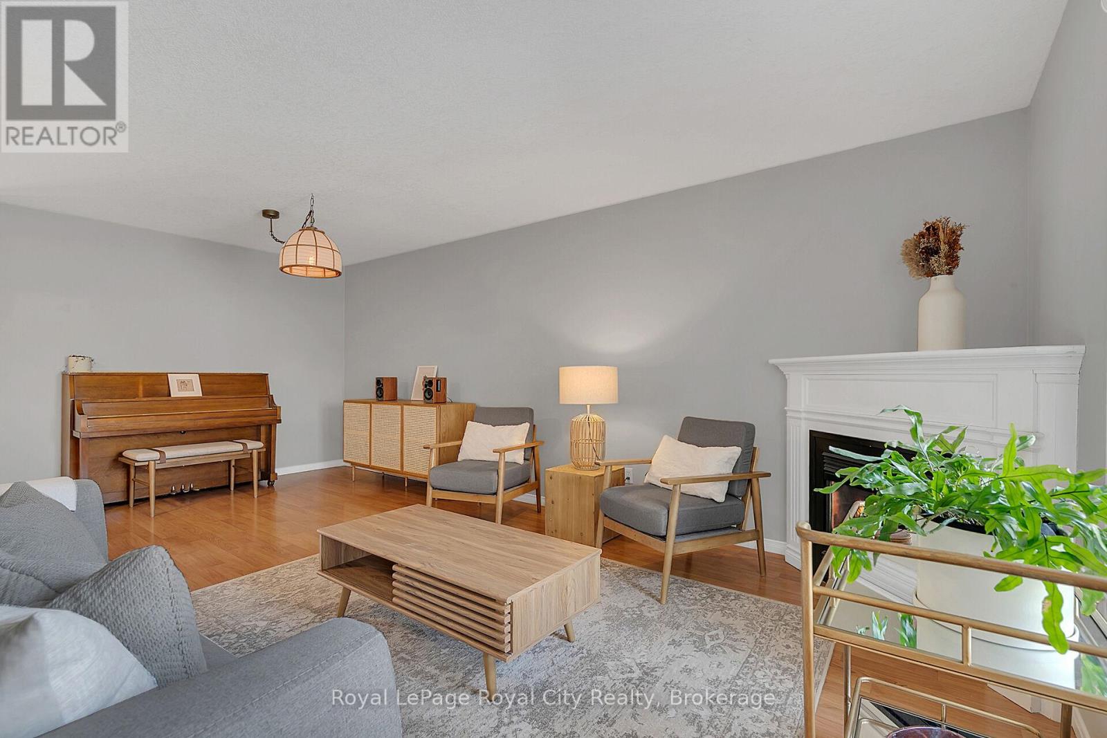 90 Milson Crescent, Guelph, Ontario  N1C 1G6 - Photo 4 - X12126383